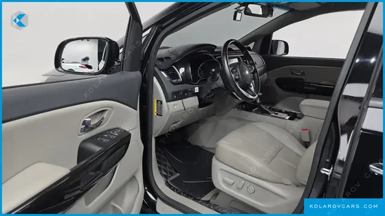 KIA CARNIVAL 9-SEATER NOBLESSE