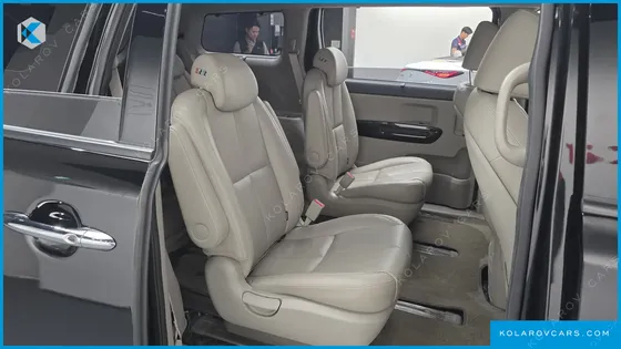 KIA CARNIVAL 9-SEATER NOBLESSE