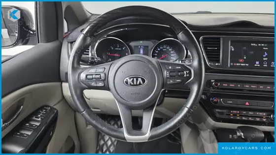 KIA CARNIVAL 9-SEATER NOBLESSE