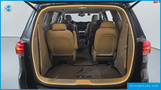 KIA CARNIVAL 9-SEATER NOBLESSE