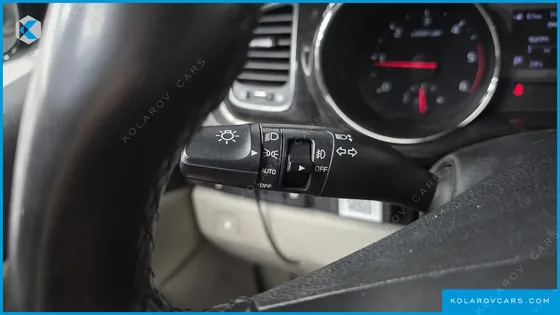 KIA CARNIVAL 9-SEATER NOBLESSE