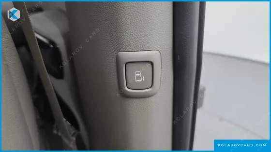 KIA CARNIVAL 9-SEATER NOBLESSE