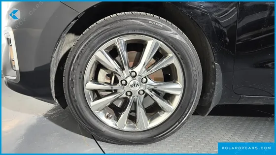 KIA CARNIVAL 9-SEATER PRSTIGE