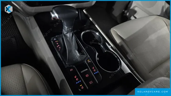 KIA CARNIVAL 9-SEATER PRSTIGE