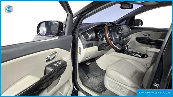 KIA CARNIVAL 9-SEATER PRSTIGE
