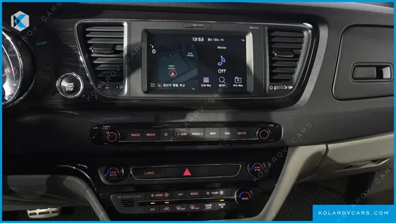 KIA CARNIVAL 9-SEATER PRSTIGE
