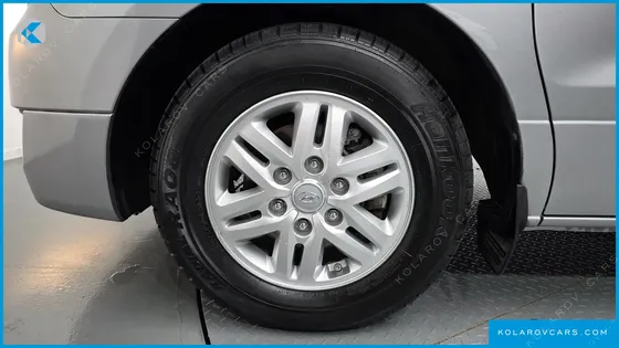 HYUNDAI STAREX 12-SEATER WAGON