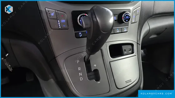 HYUNDAI STAREX 12-SEATER WAGON