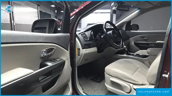 KIA CARNIVAL 9-SEATER LUXURY
