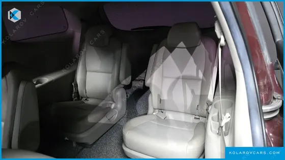 KIA CARNIVAL 9-SEATER LUXURY