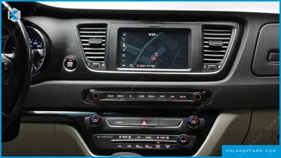 KIA CARNIVAL 9-SEATER LUXURY