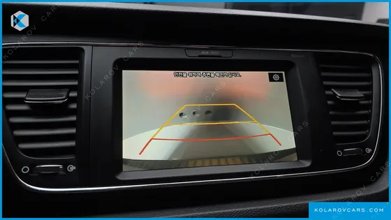 KIA CARNIVAL 9-SEATER LUXURY