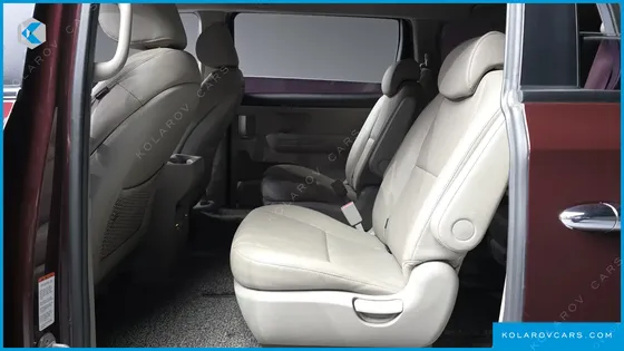 KIA CARNIVAL 9-SEATER LUXURY