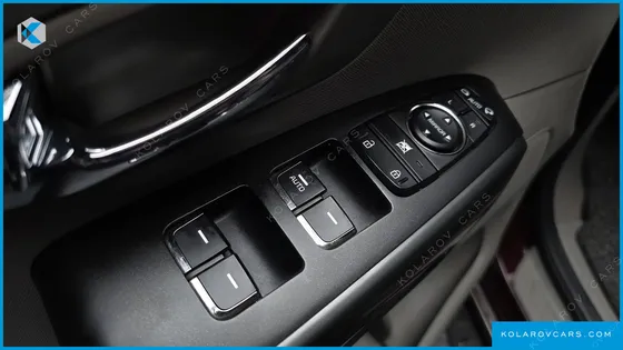KIA CARNIVAL 9-SEATER LUXURY