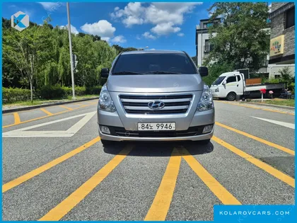 HYUNDAI STAREX 5-SEATER VAN