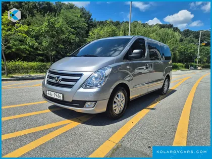 HYUNDAI STAREX 5-SEATER VAN