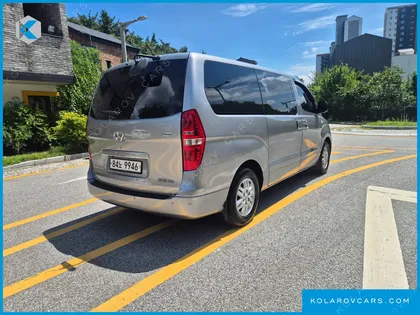 HYUNDAI STAREX 5-SEATER VAN
