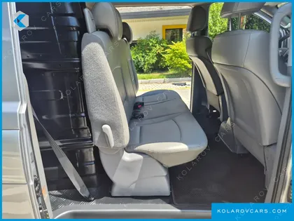 HYUNDAI STAREX 5-SEATER VAN