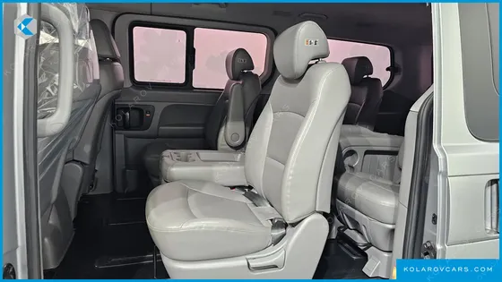 HYUNDAI STAREX 11-SEATER WAGON