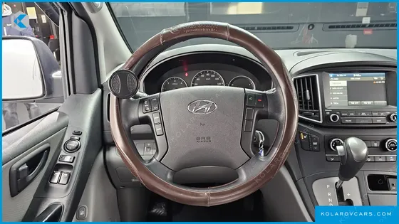 HYUNDAI STAREX 11-SEATER WAGON