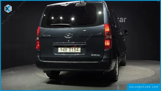 HYUNDAI STAREX 3-SEATER VAN
