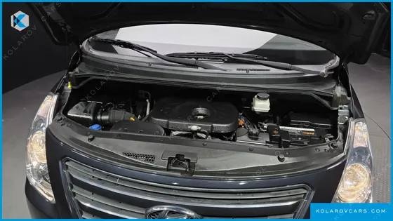 HYUNDAI STAREX 3-SEATER VAN