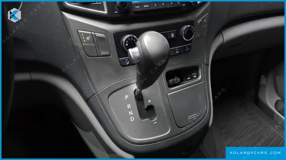HYUNDAI STAREX 3-SEATER VAN