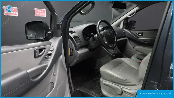 HYUNDAI STAREX 3-SEATER VAN
