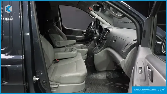 HYUNDAI STAREX 3-SEATER VAN
