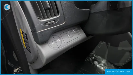 HYUNDAI STAREX 3-SEATER VAN