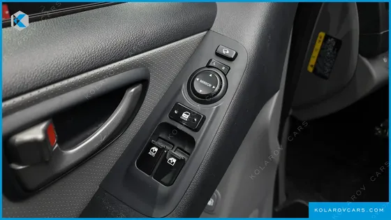 HYUNDAI STAREX 3-SEATER VAN