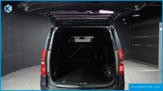 HYUNDAI STAREX 3-SEATER VAN