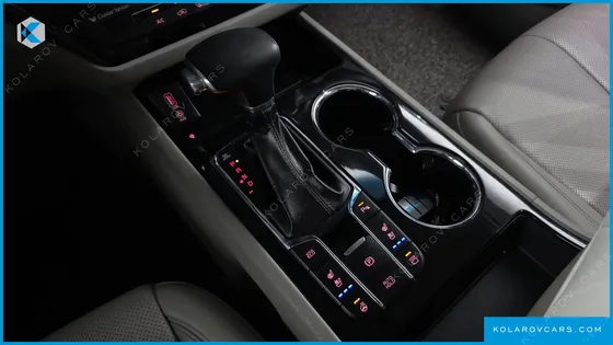 KIA CARNIVAL 9-SEATER NOBLESSE SPECIAL