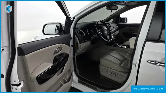 KIA CARNIVAL 9-SEATER NOBLESSE SPECIAL