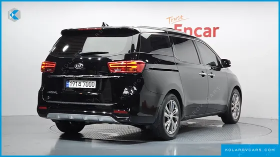 KIA CARNIVAL 9-SEATER PRSTIGE
