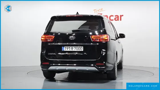 KIA CARNIVAL 9-SEATER PRSTIGE