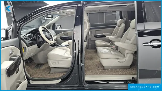 KIA CARNIVAL 9-SEATER PRSTIGE