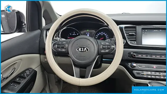 KIA CARNIVAL 9-SEATER PRSTIGE