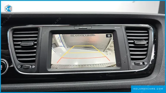 KIA CARNIVAL 9-SEATER PRSTIGE
