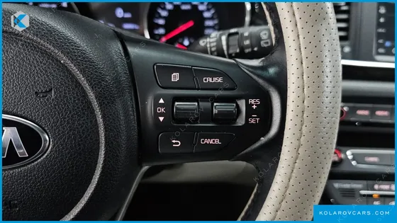 KIA CARNIVAL 9-SEATER PRSTIGE