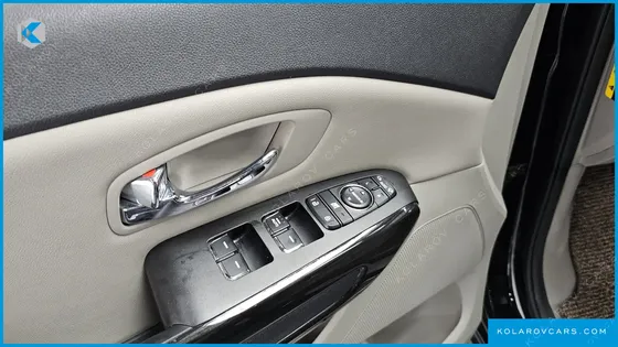 KIA CARNIVAL 9-SEATER PRSTIGE