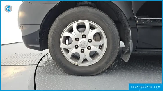 HYUNDAI STAREX 5-SEATER VAN