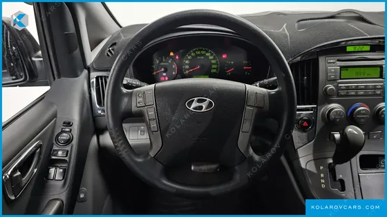 HYUNDAI STAREX 5-SEATER VAN