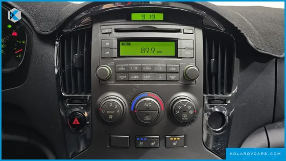 HYUNDAI STAREX 5-SEATER VAN