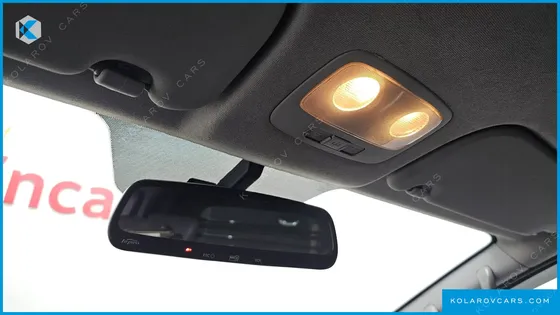 HYUNDAI STAREX 5-SEATER VAN