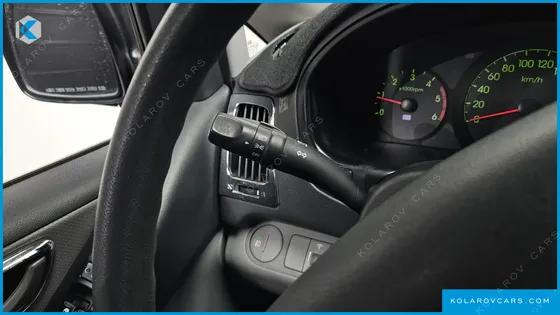 HYUNDAI STAREX 5-SEATER VAN