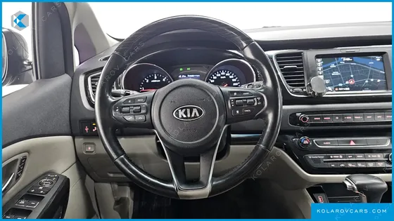 KIA CARNIVAL 7-SEATER LIMOUSINE