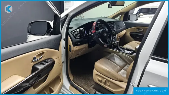 KIA CARNIVAL 7-SEATER LIMOUSINE