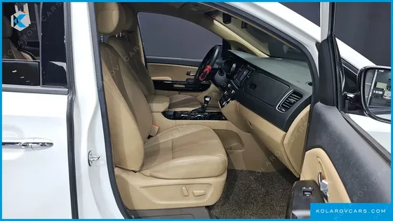 KIA CARNIVAL 7-SEATER LIMOUSINE
