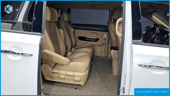KIA CARNIVAL 7-SEATER LIMOUSINE